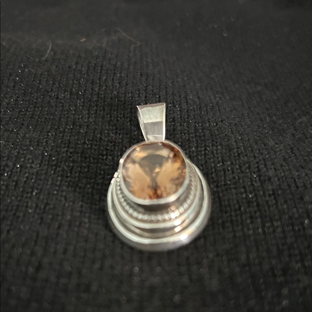 Sterling Silver Pendant with Pale Orange Stone - Picture 6 of 6